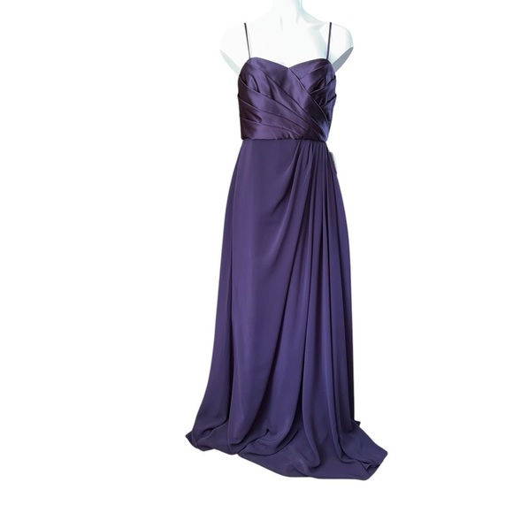 NWT One Of A Kind Purple Size 12 Ruched Crepe Lined Sweetheart Neck Maxi Gown - Picture 2 of 6